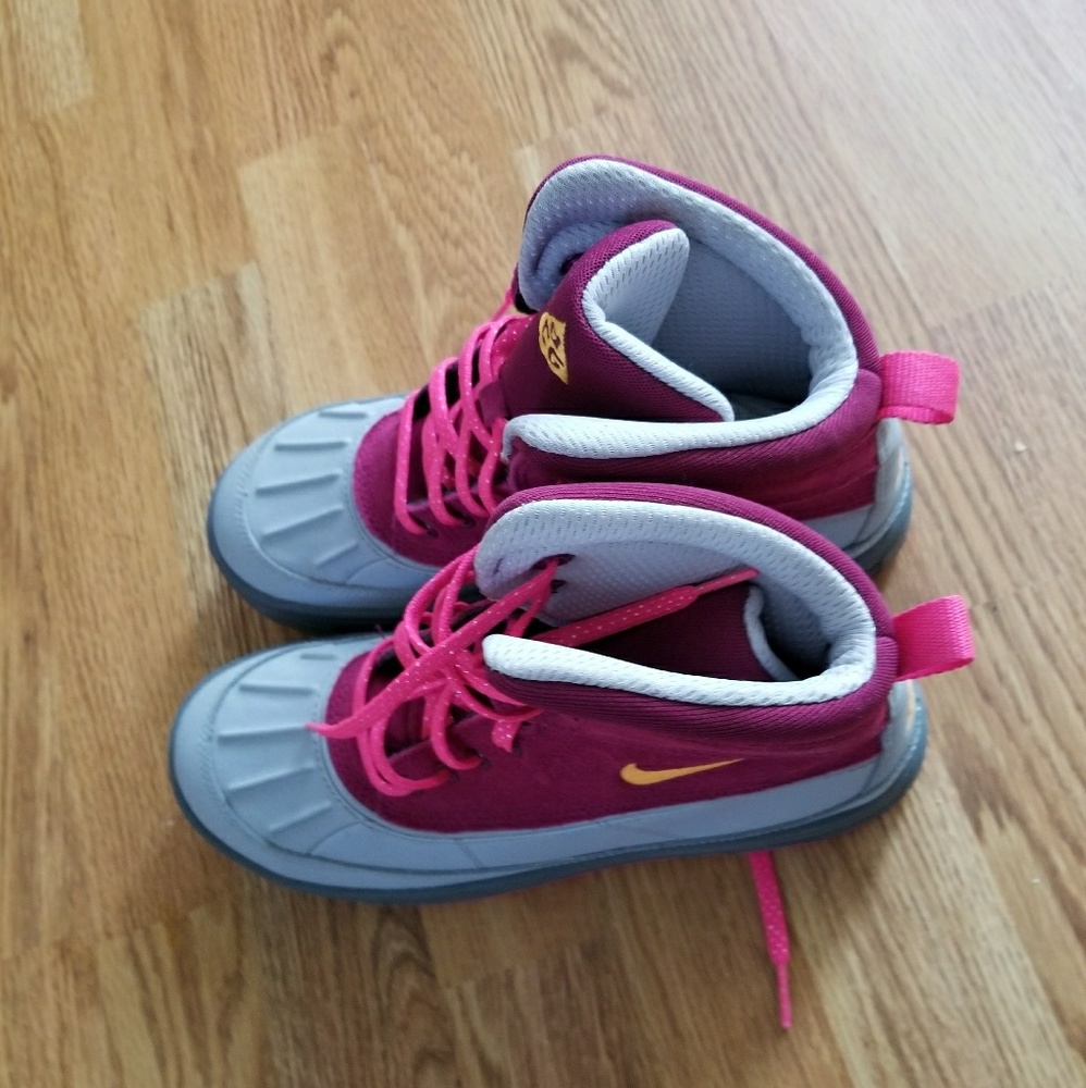 Boots NWT